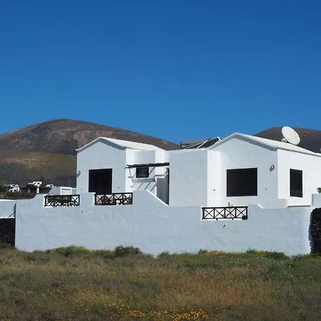 Villa Angela Tias